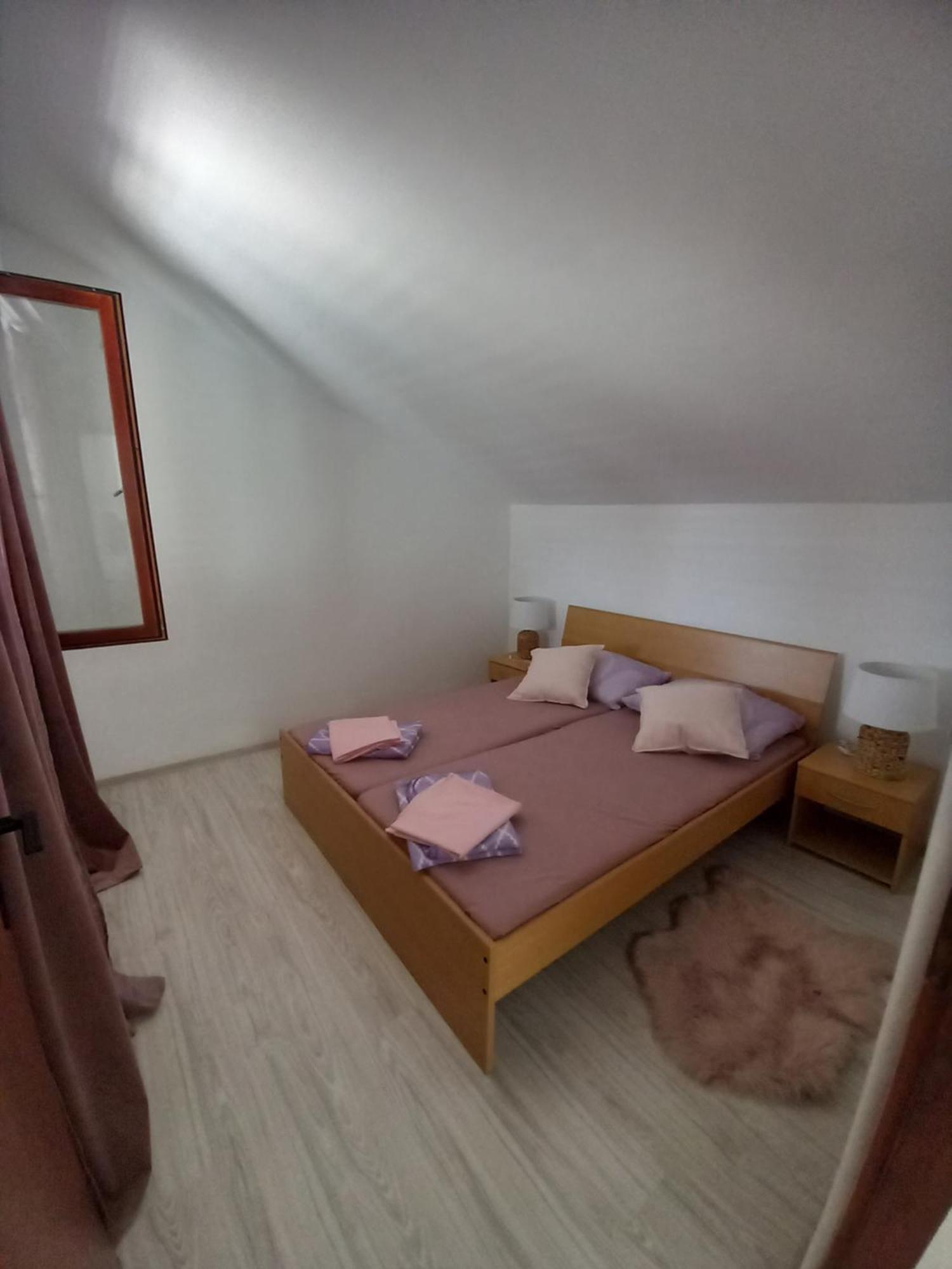 Apartmani Rab - Adrijana & Aleksandra Banjol Bilik gambar