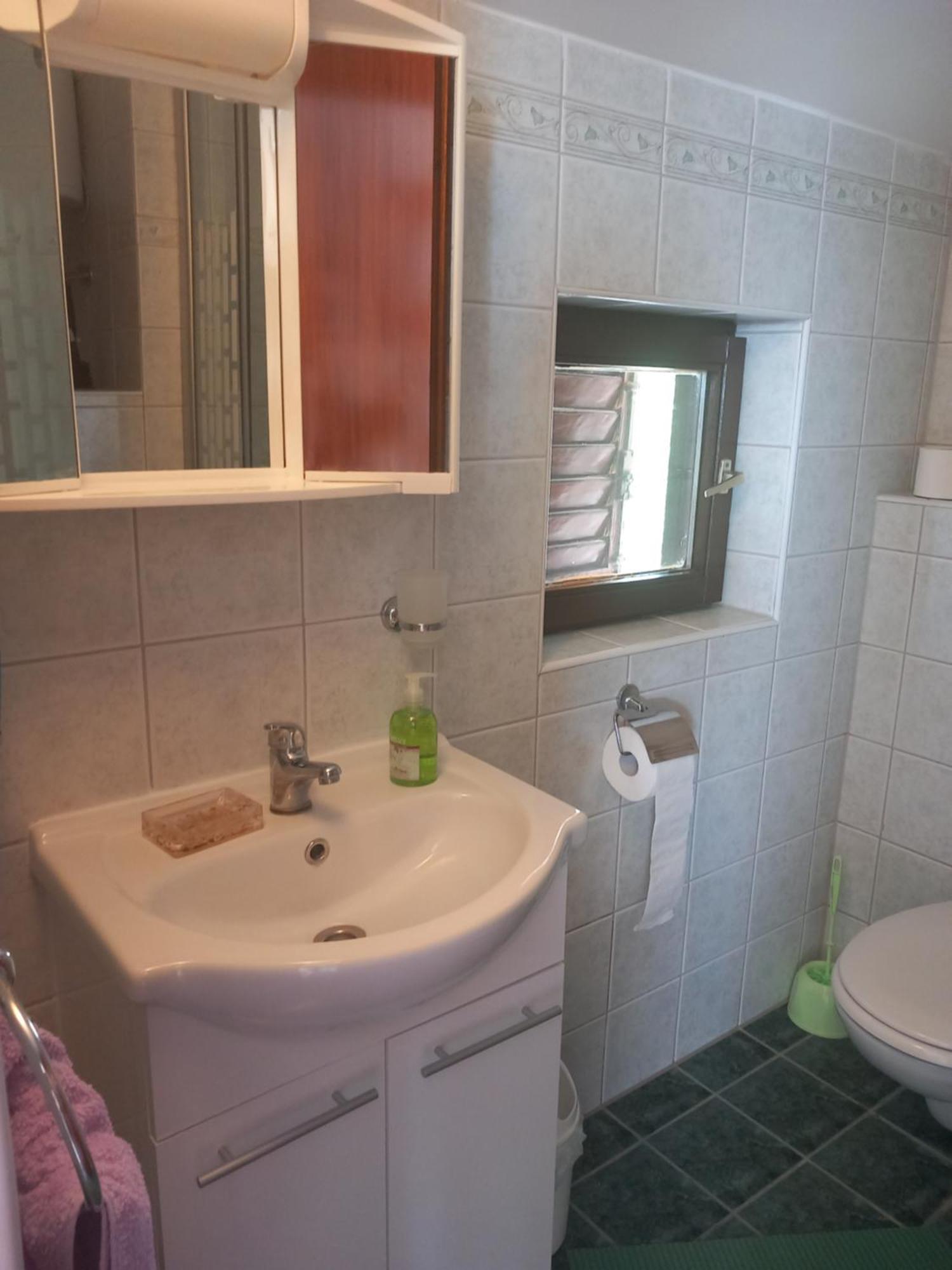Apartmani Rab - Adrijana & Aleksandra Banjol Bilik gambar